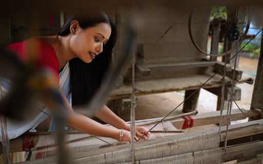 Girl next to the loom from Chrome web store to be run with OffiDocs Chromium online Girl next to the loom from Chrome web store to be run with OffiDocs Chromium online
