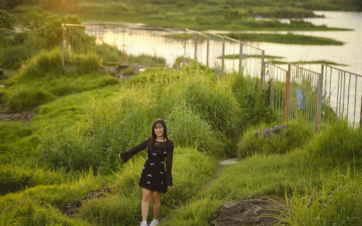 Girl walking by the river from Chrome web store to be run with OffiDocs Chromium online Girl walking by the river from Chrome web store to be run with OffiDocs Chromium online